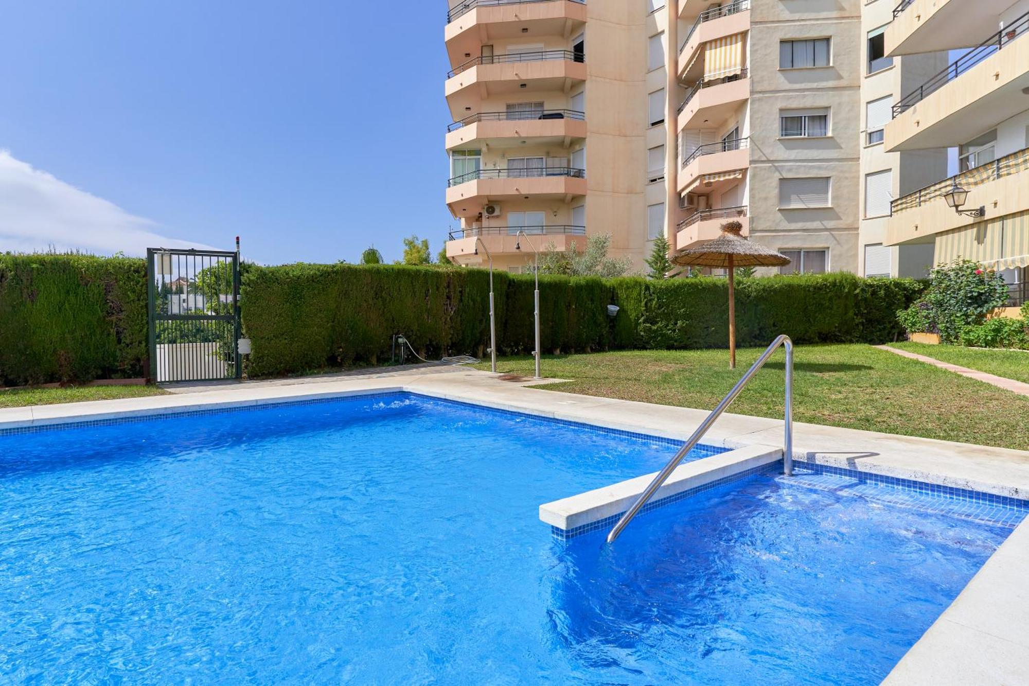 Hawaii 1St Floor Burriana, Nerja Apartment Екстериор снимка