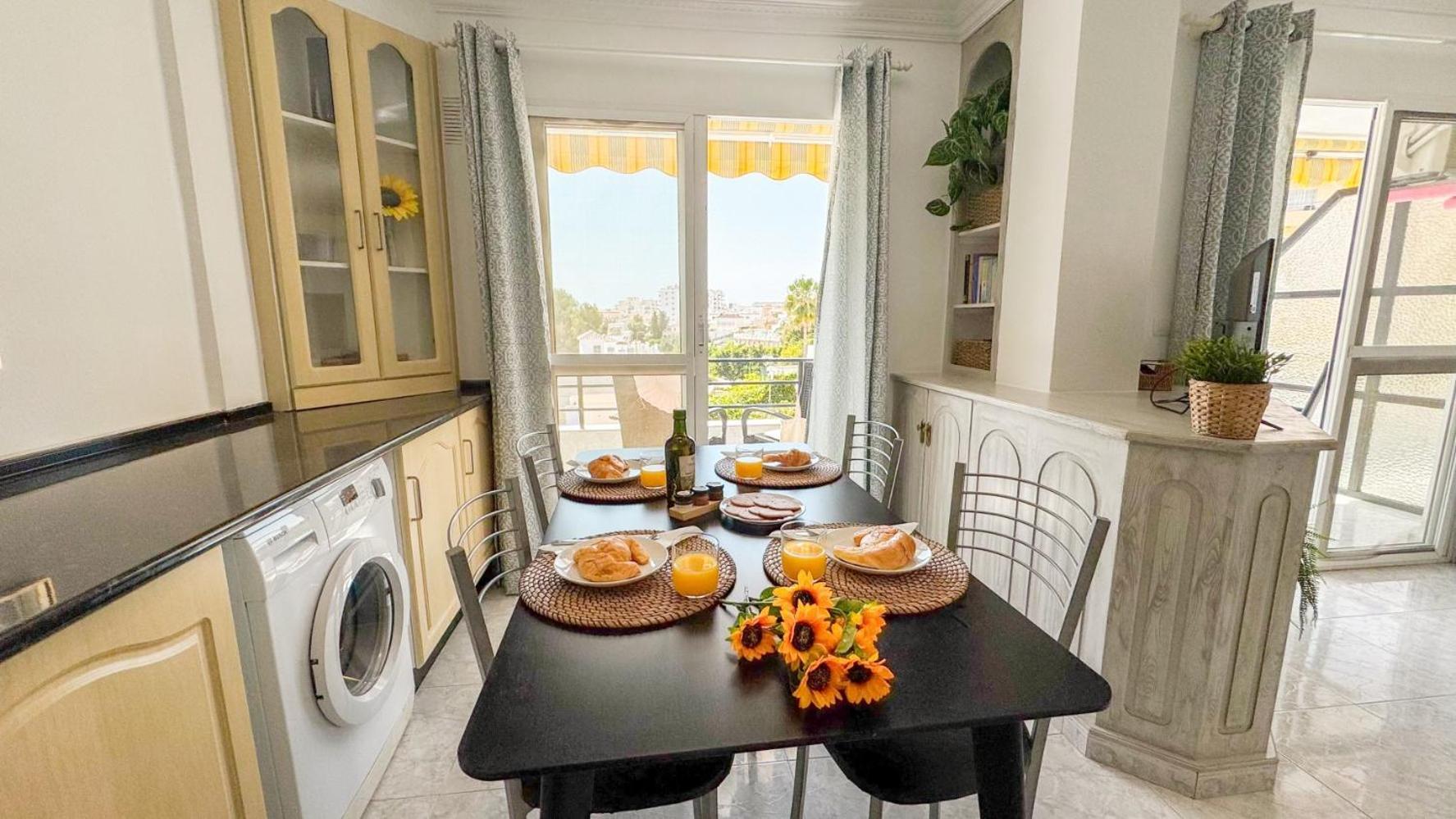 Hawaii 1St Floor Burriana, Nerja Apartment Екстериор снимка