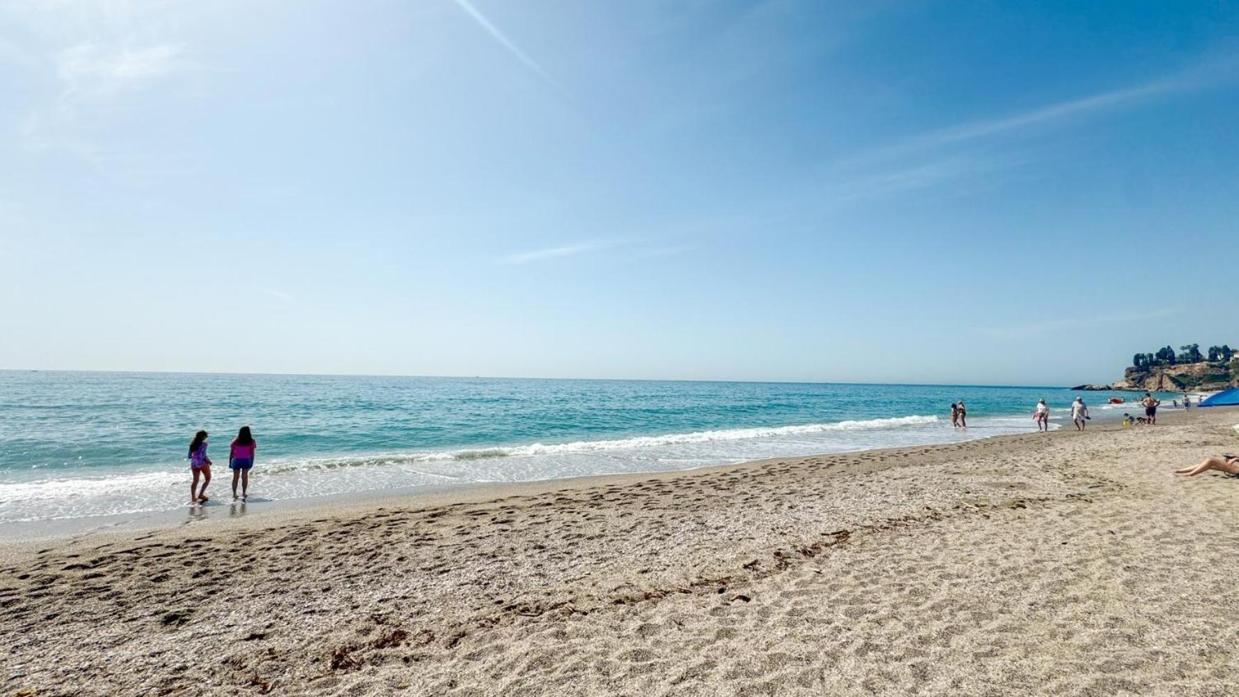 Hawaii 1St Floor Burriana, Nerja Apartment Екстериор снимка